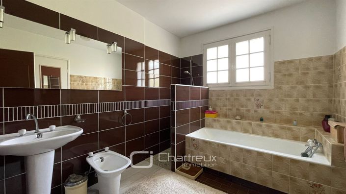 Image No.20-5 Bed House for sale