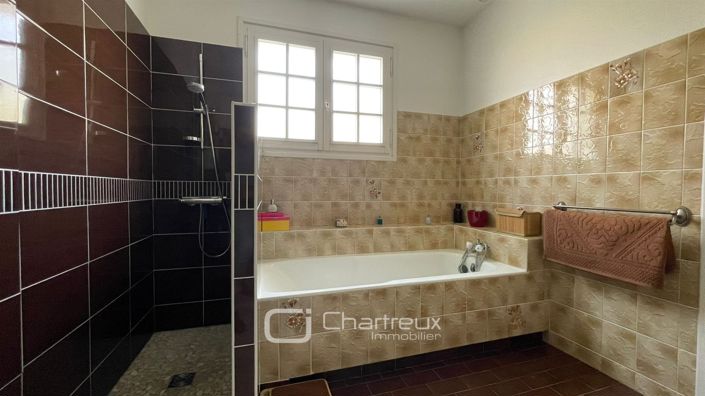 Image No.21-5 Bed House for sale