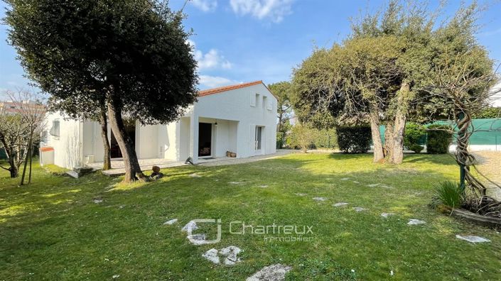 Image No.3-5 Bed House for sale