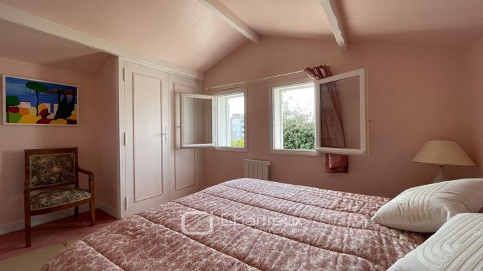 Image No.37-5 Bed House for sale