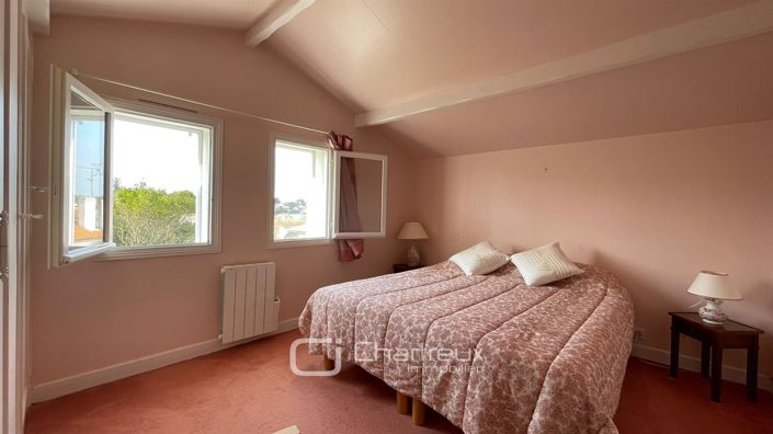 Image No.38-5 Bed House for sale