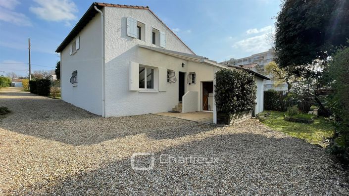 Image No.5-5 Bed House for sale