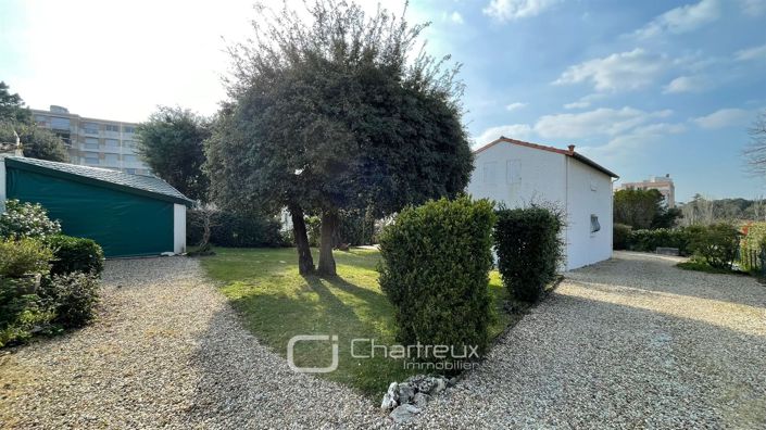 Image No.6-5 Bed House for sale