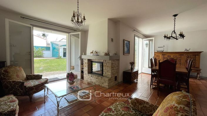 Image No.9-5 Bed House for sale