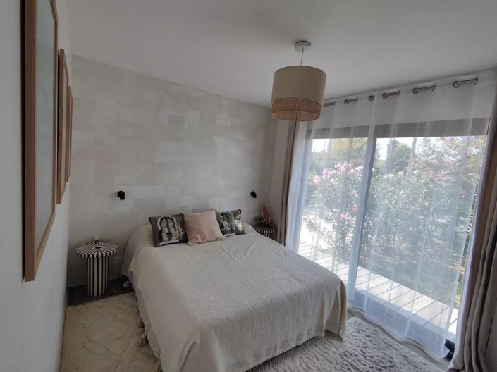 Image No.10-3 Bed House for sale