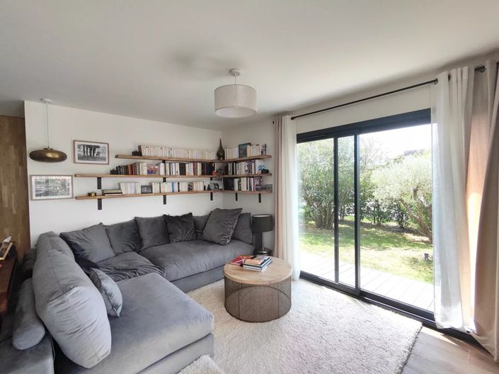 Image No.8-3 Bed House for sale