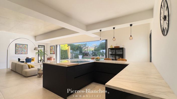 Image No.7-4 Bed House for sale