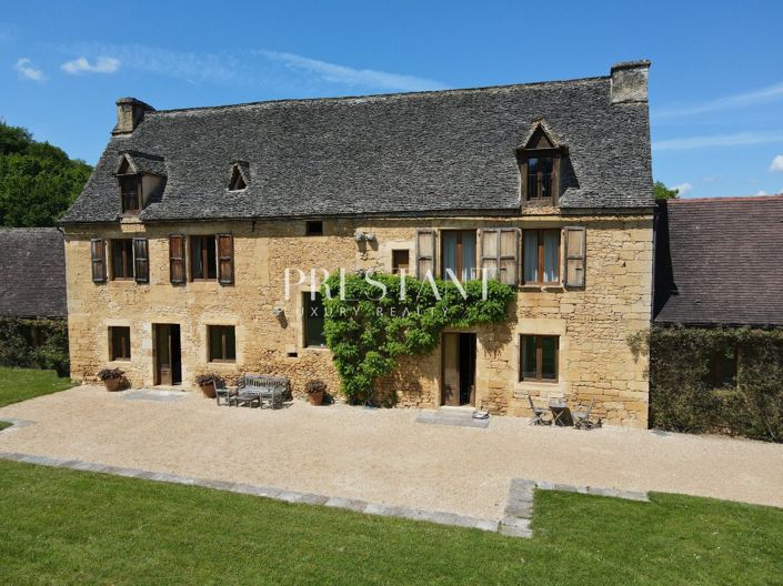 Image No.12-13 Bed Property for sale