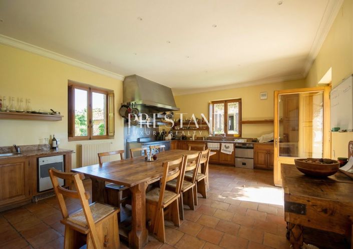 Image No.17-13 Bed Property for sale