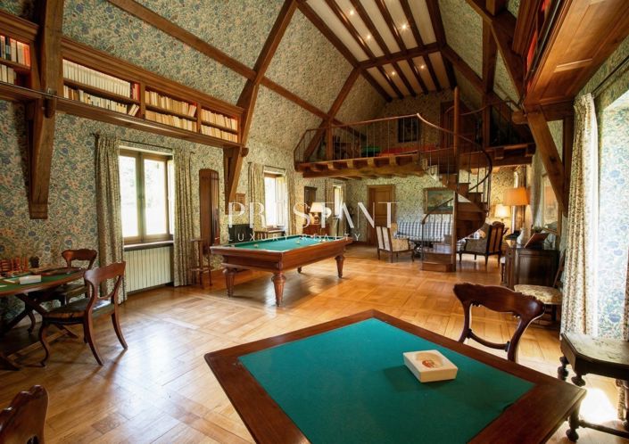 Image No.20-13 Bed Property for sale