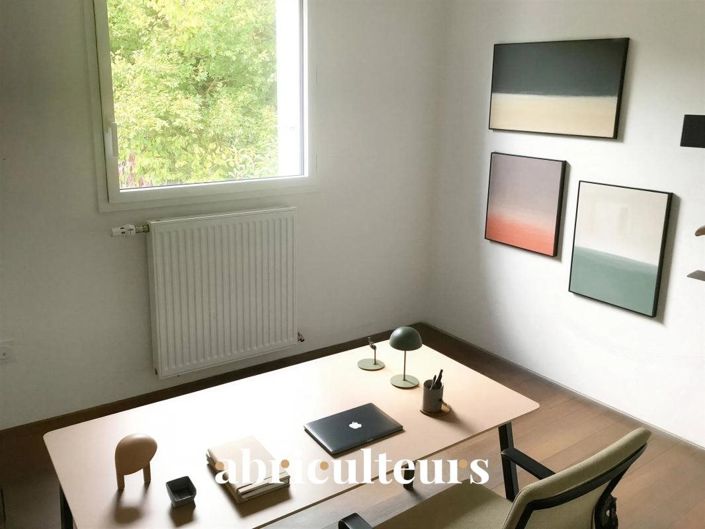 Image No.9-2 Bed House for sale