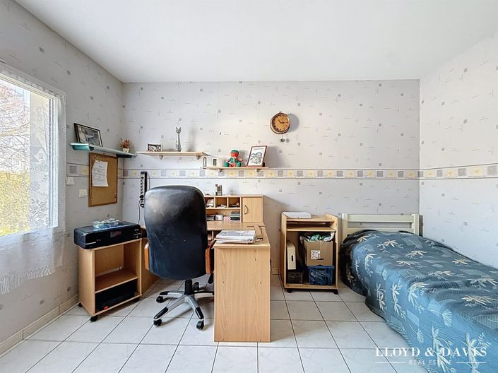 Image No.11-3 Bed House for sale