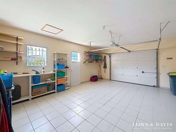 Image No.19-3 Bed House for sale