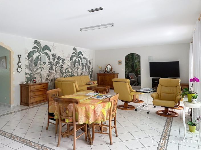 Image No.3-3 Bed House for sale