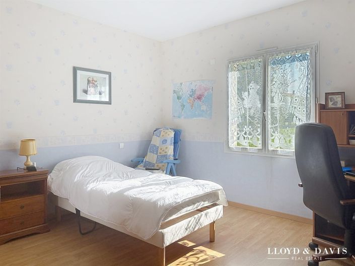 Image No.6-3 Bed House for sale