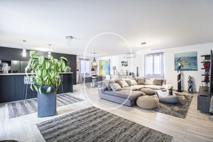 Image No.6-3 Bed House for sale