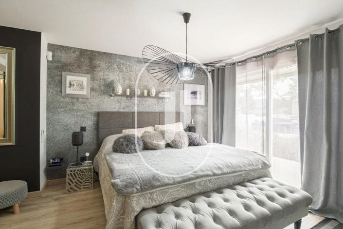 Image No.9-3 Bed House for sale