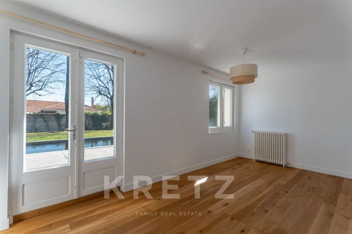 Image No.3-5 Bed House for sale