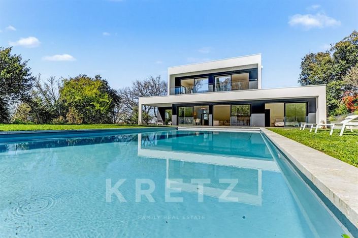 Image No.18-4 Bed Property for sale