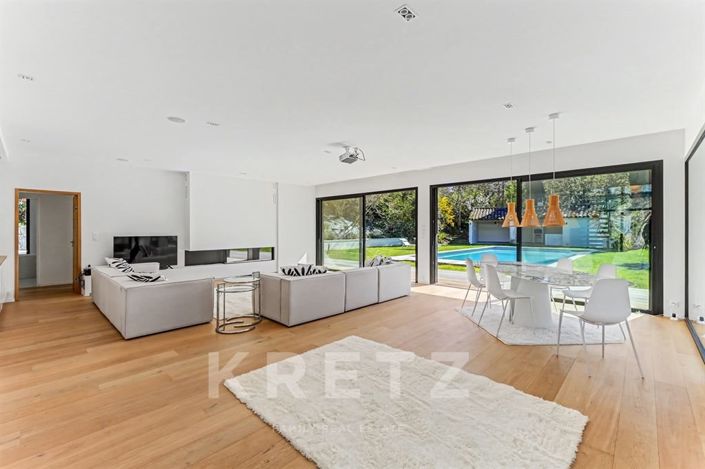 Image No.4-4 Bed Property for sale