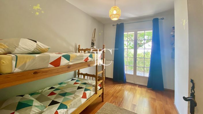 Image No.12-5 Bed House for sale