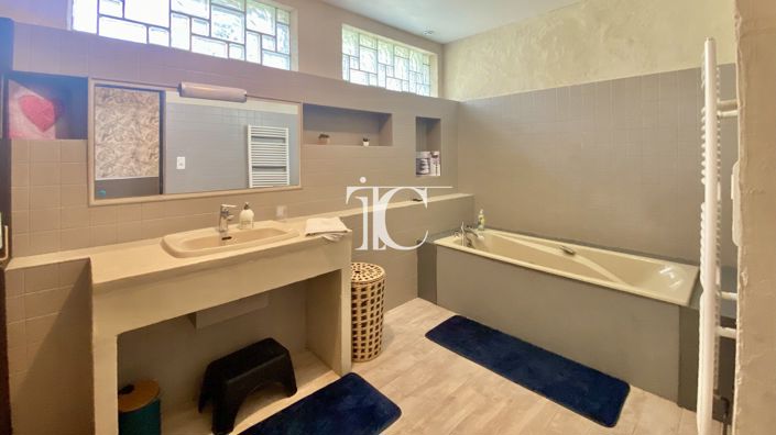 Image No.15-5 Bed House for sale