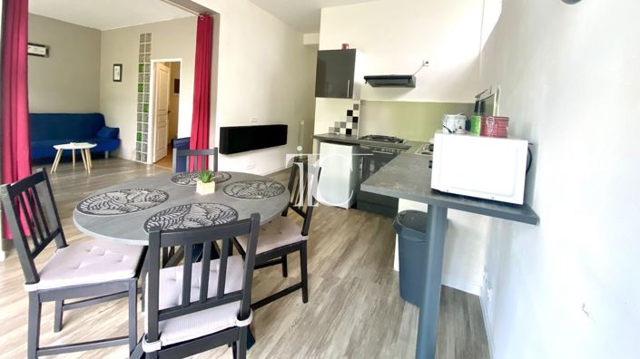 Image No.8-5 Bed House for sale