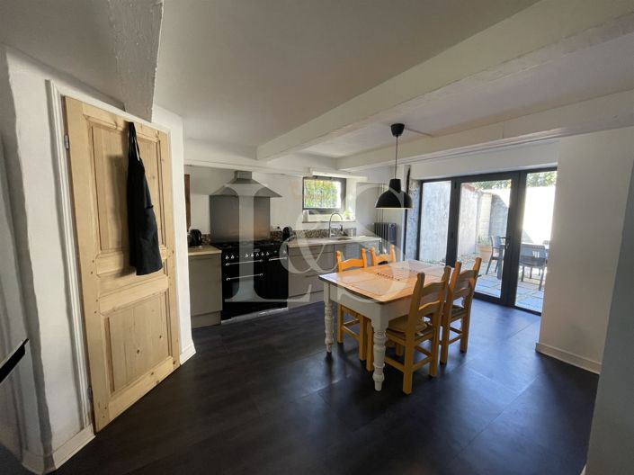 Image No.17-5 Bed House for sale