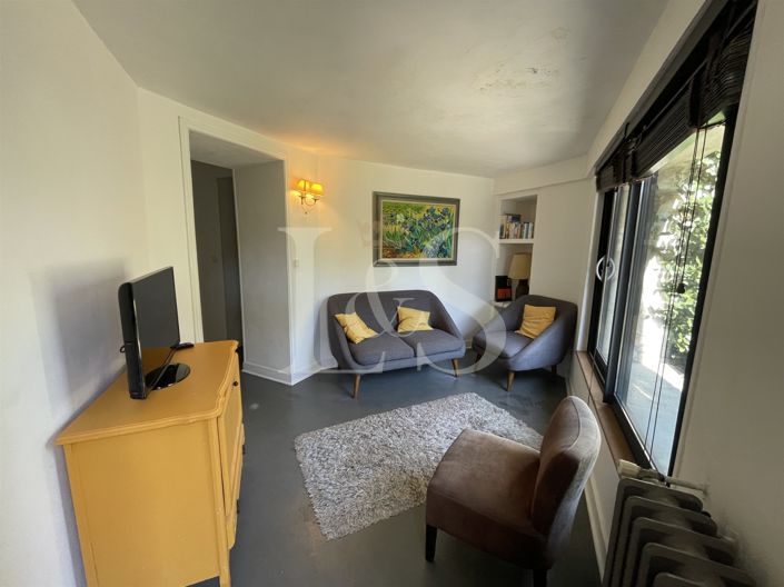 Image No.18-5 Bed House for sale