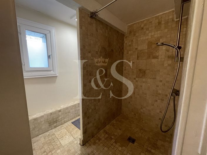 Image No.21-5 Bed House for sale