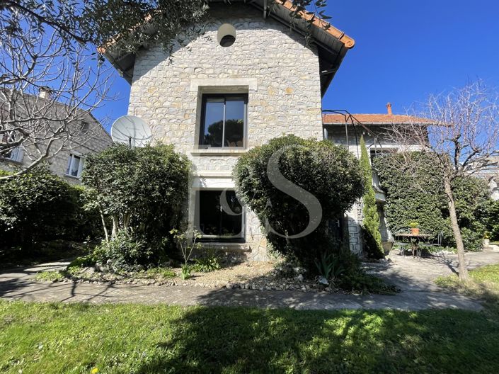 Image No.4-5 Bed House for sale