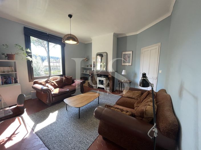 Image No.9-5 Bed House for sale