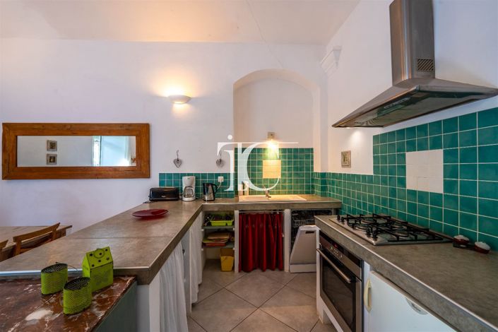 Image No.12-12 Bed House for sale