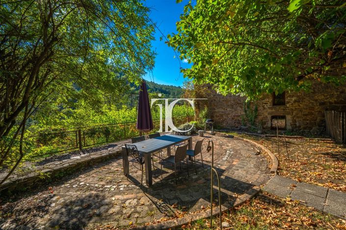 Image No.28-12 Bed House for sale