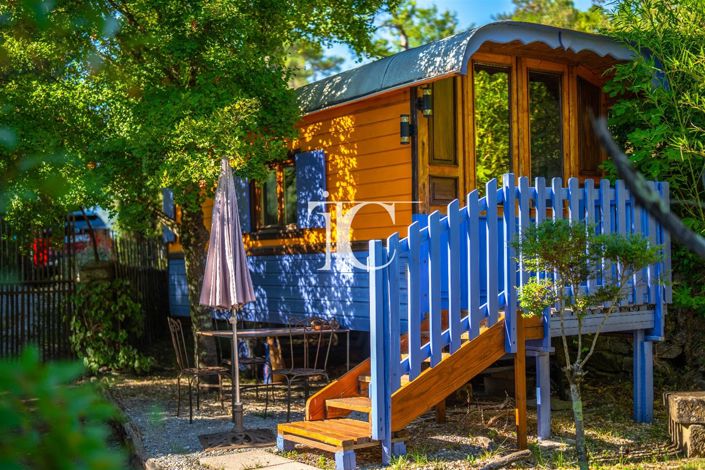 Image No.32-12 Bed House for sale