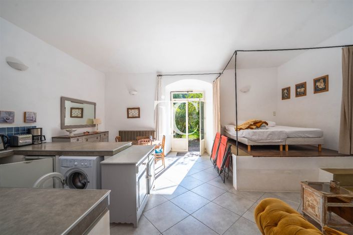 Image No.7-12 Bed House for sale