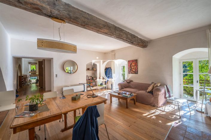 Image No.8-12 Bed House for sale