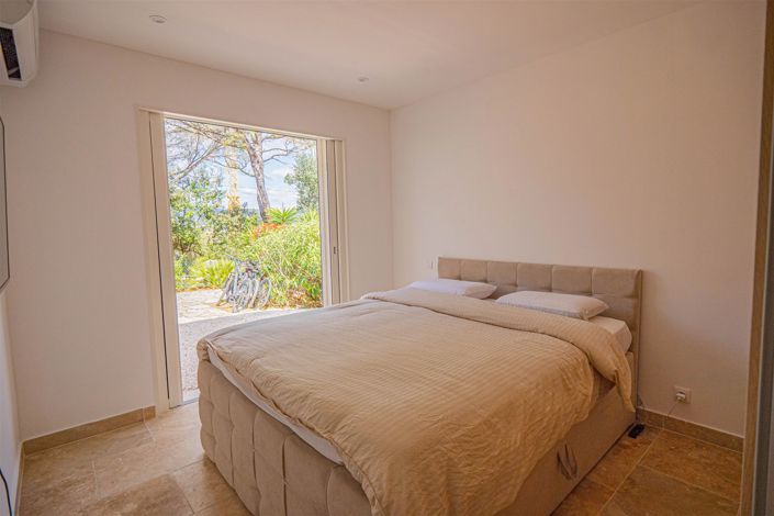 Image No.6-2 Bed House for sale