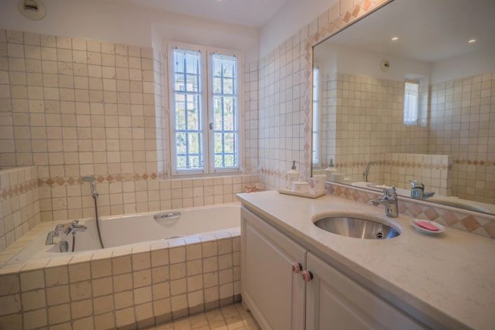 Image No.11-4 Bed House for sale