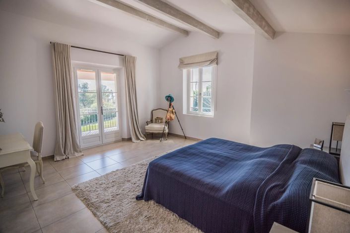 Image No.12-4 Bed House for sale