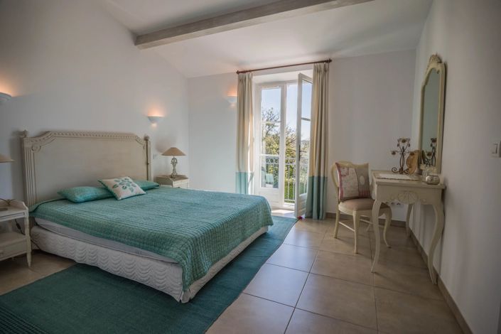 Image No.9-4 Bed House for sale