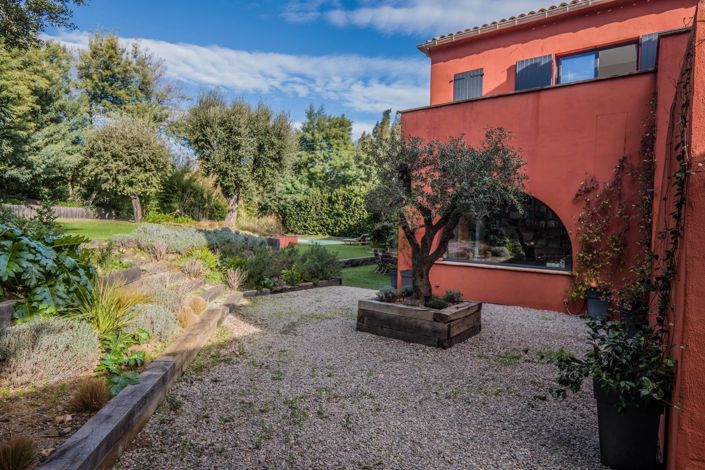 Image No.15-5 Bed House for sale