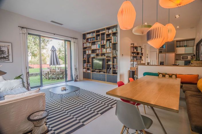 Image No.3-5 Bed House for sale