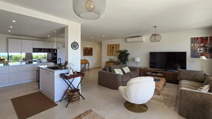 Image No.8-2 Bed Apartment for sale