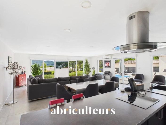 Image No.3-3 Bed House for sale