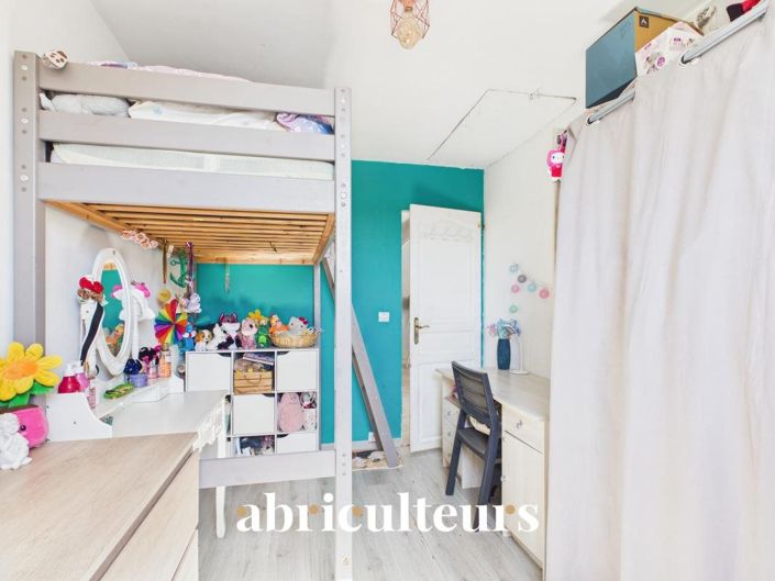 Image No.20-4 Bed House for sale