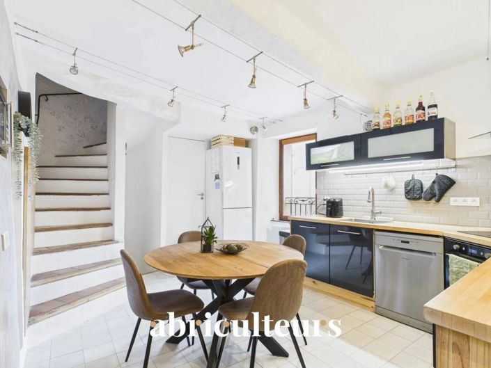 Image No.4-2 Bed House for sale