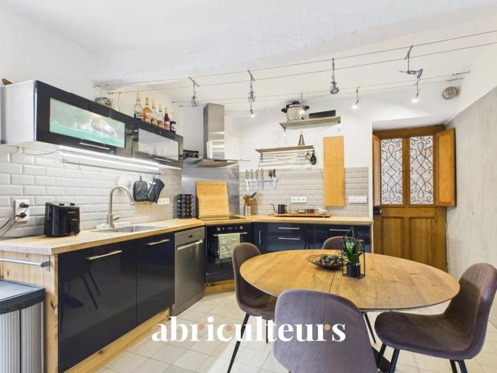 Image No.5-2 Bed House for sale