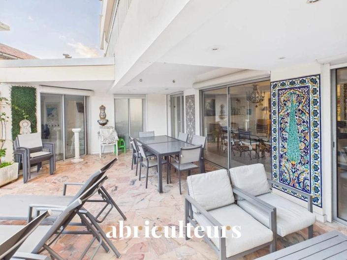 Image No.2-5 Bed Apartment for sale