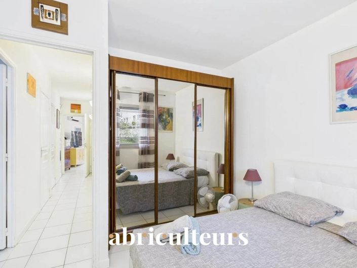 Image No.20-5 Bed Apartment for sale